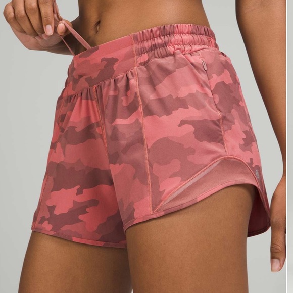 Lululemon Hotty Hot Low Rise Short 4" - Picture 2 of 9